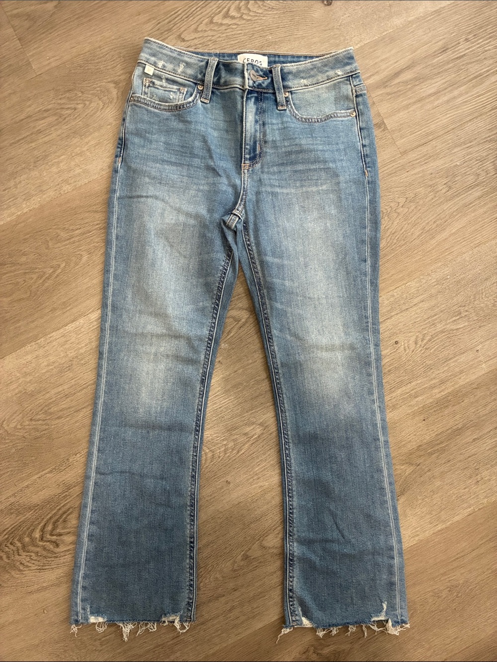 NWOT Ceros Cropped Raw Hem Light Blue Women's Jeans
